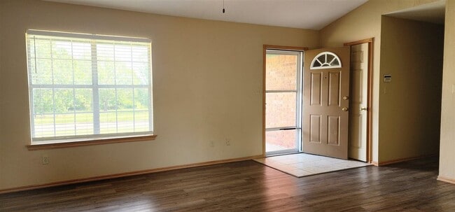 Building Photo - 6840 NW Willow Springs Dr