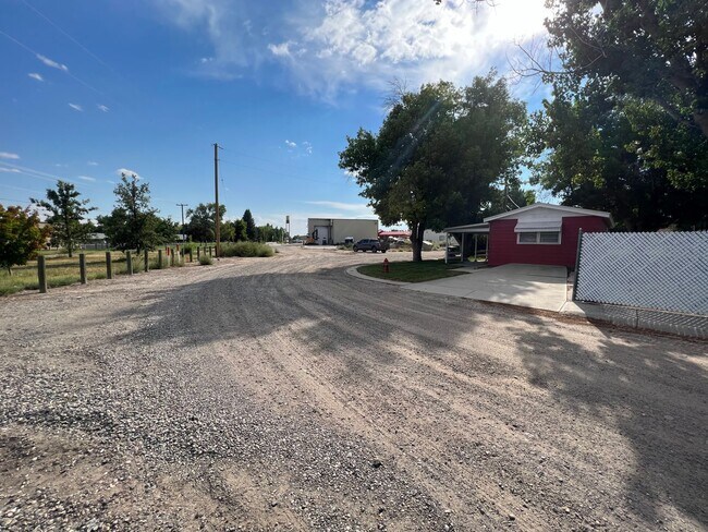 Building Photo - 429 E Pine St