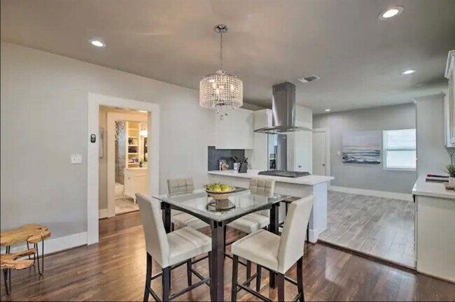 Building Photo - 5224 Leeland St