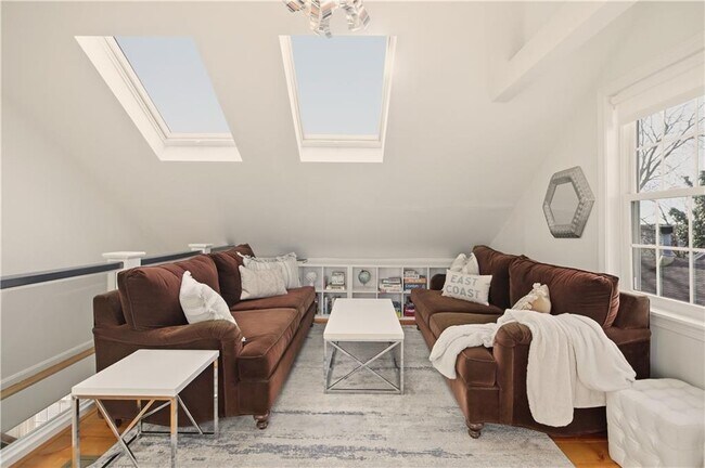 Building Photo - 38 Pope St