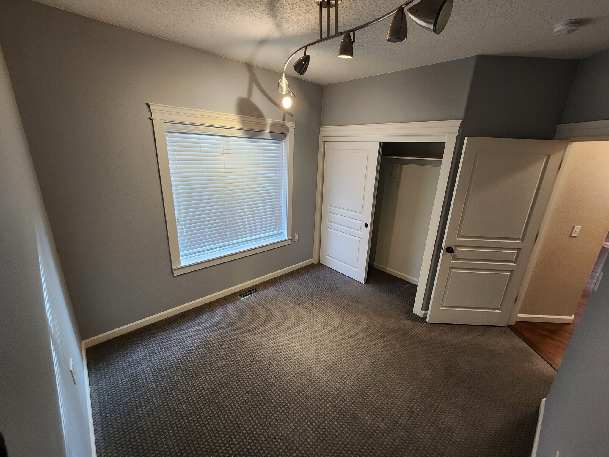 Building Photo - 14164 SE Bush St