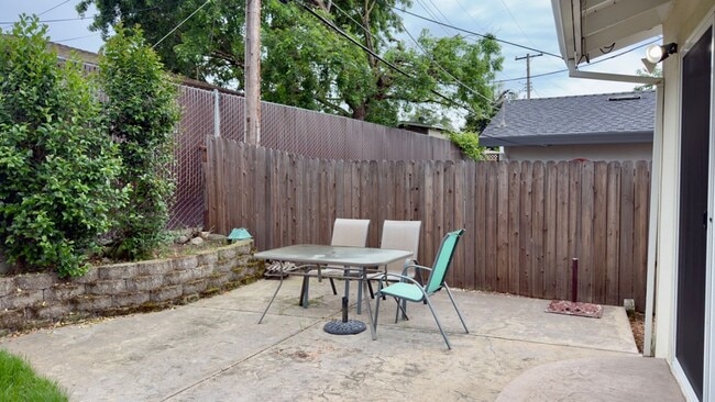 Building Photo - 3 bedroom | 2 bath | Single family home in Citrus Heights