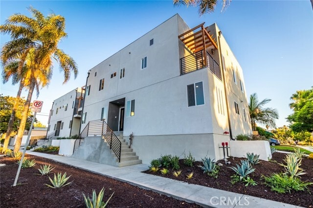 Building Photo - 5016 Pickford St