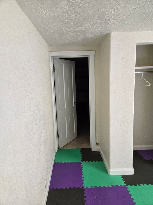 Building Photo - Charming apartment