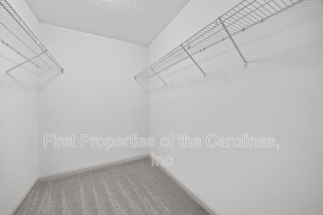 Building Photo - 740 Morningside Dr