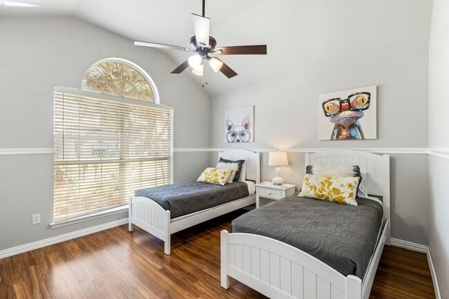 Building Photo - 4709 Justin Dr