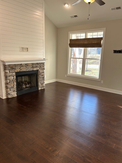 Building Photo - 42 Beech Tree Ln