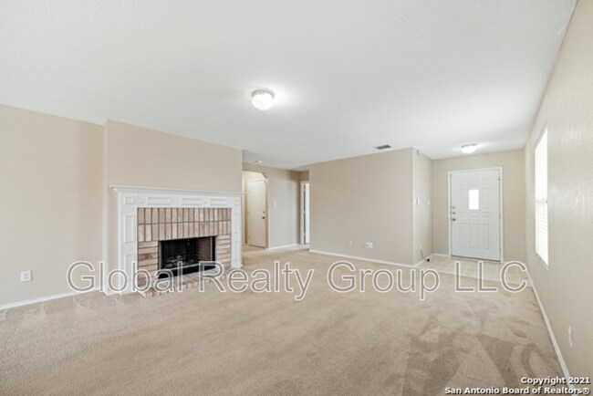 Building Photo - 129 Creek Run