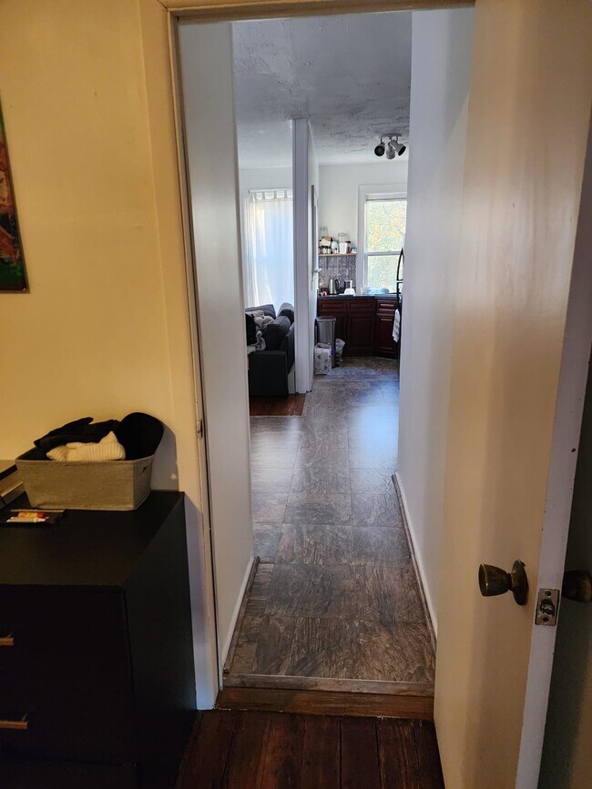 Building Photo - 337 Pavonia Ave