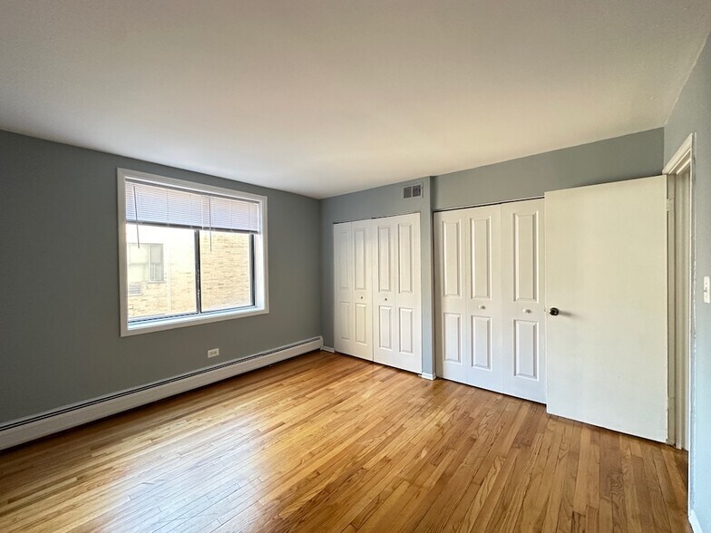 Building Photo - 1515 W Morse Ave