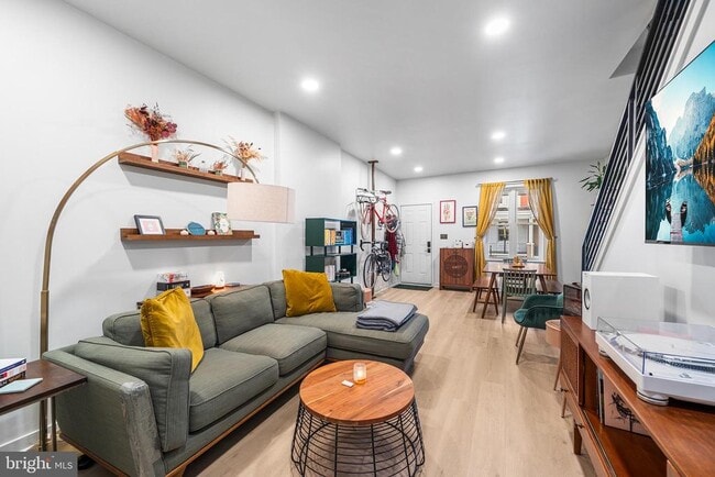 Building Photo - 5426 Irving St