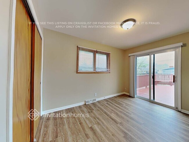 Building Photo - 21 Julie Dr