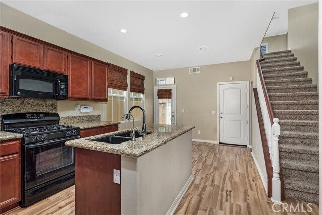 Building Photo - 31884 Jaybee Ln