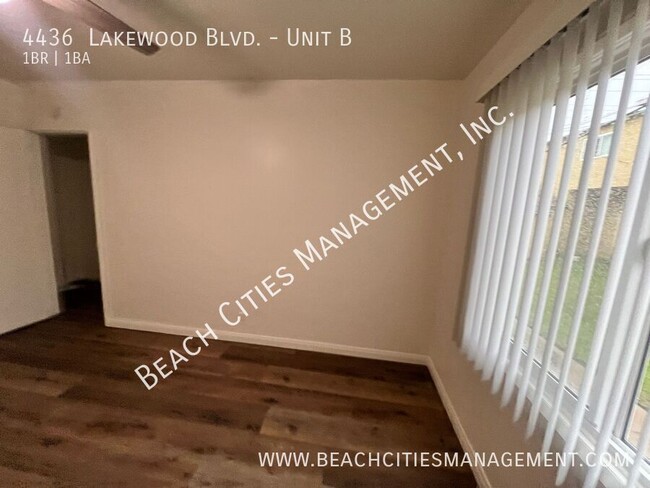 Building Photo - 4436 Lakewood Blvd