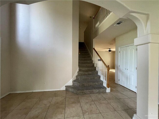 Building Photo - 22 Dove Ave