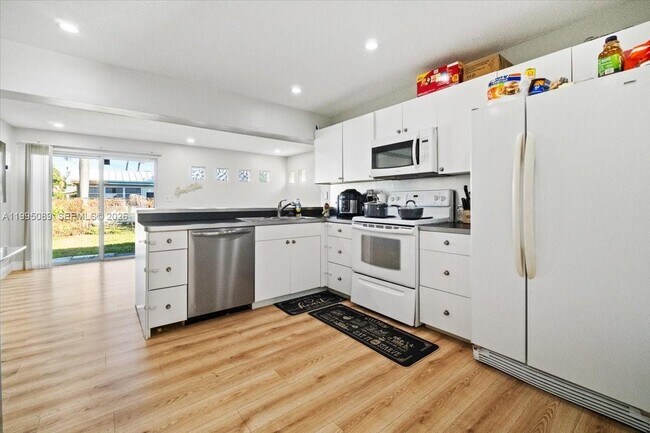 Building Photo - 5402 NW 25th Terrace