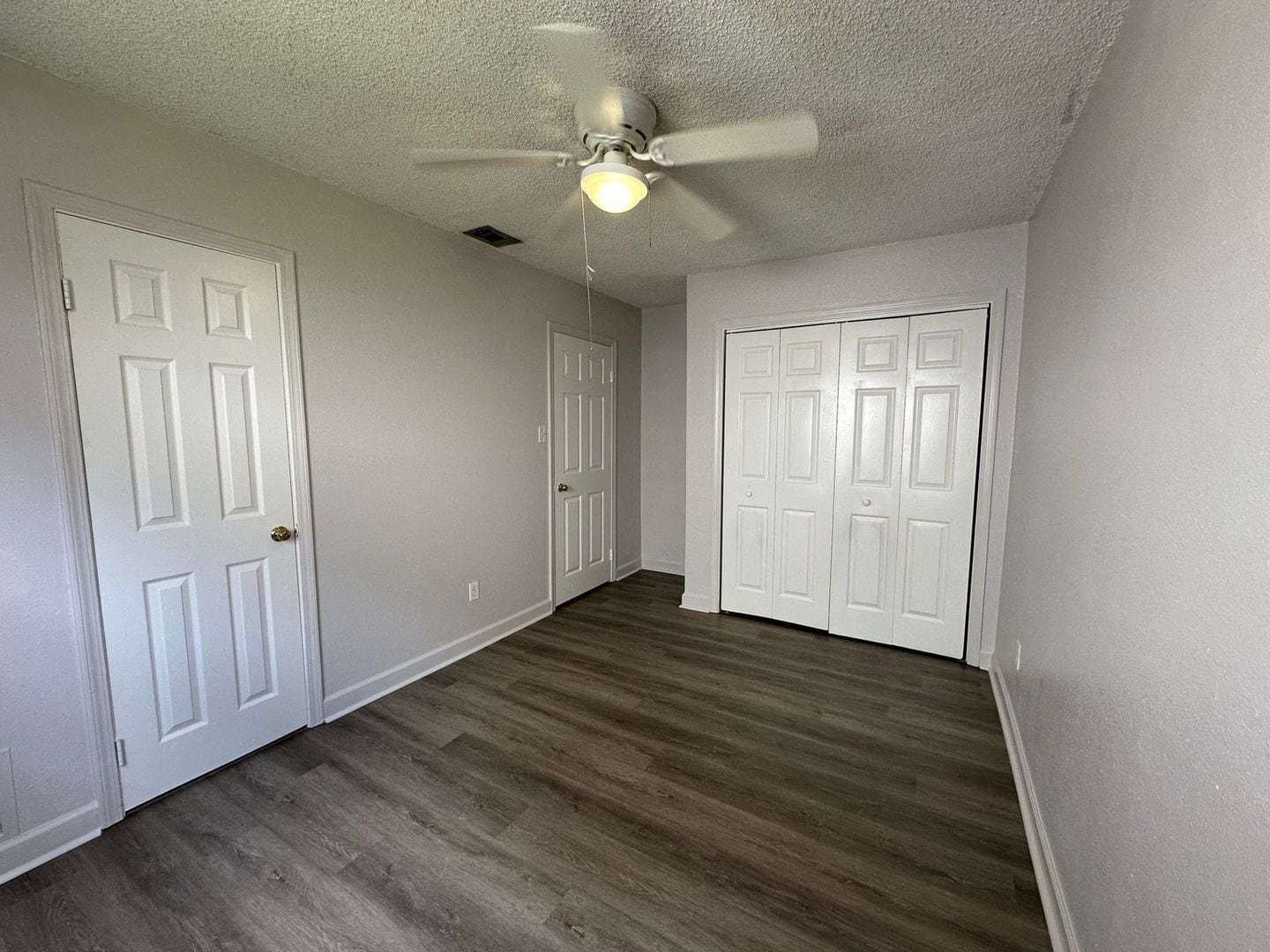 Building Photo - 100 Teal Ln