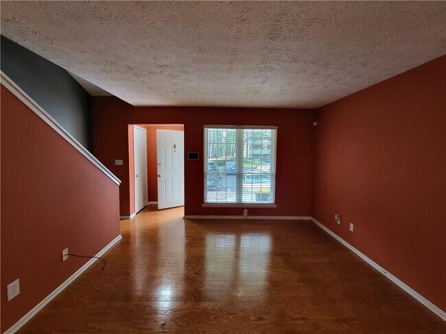 Building Photo - 6822 Glenridge Dr