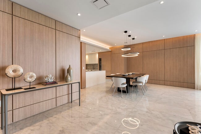 Building Photo - 15701 Collins Ave