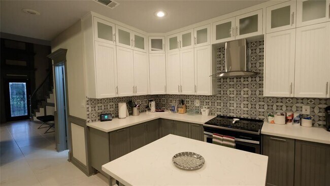 Building Photo - 632 N Eldridge Pkwy
