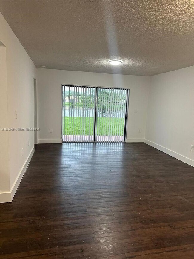 Building Photo - 9777 Nob Hill Ct