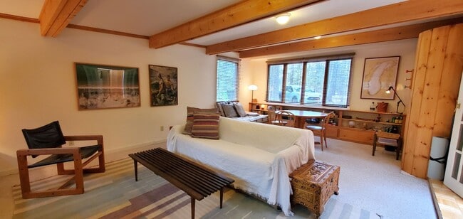 Building Photo - 2 Bedroom Extended Stay in Williamsburg with Low Off-Season Rates!