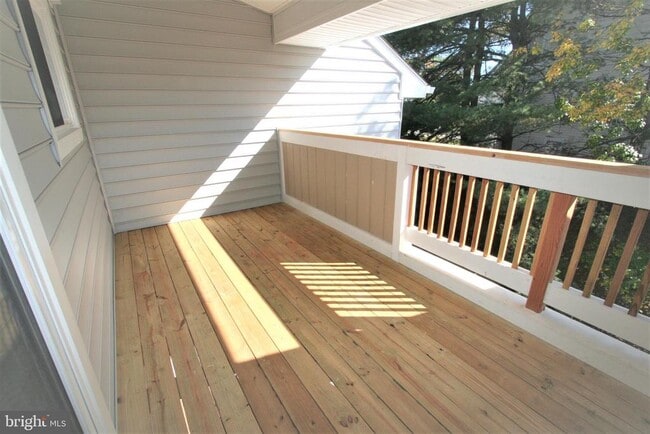 Building Photo - 14225 Jib St