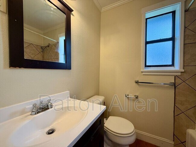 Building Photo - 615 Biltmore Ave