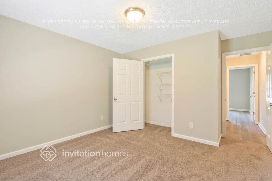 Building Photo - 370 Telford Dr