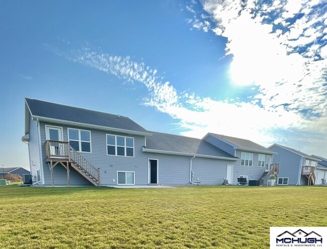 Building Photo - 3765 E Rubyred Dr