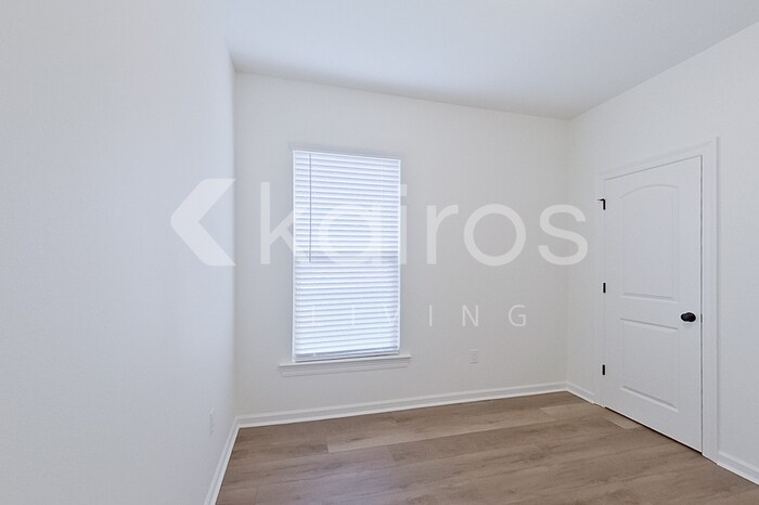 Building Photo - 206 Carencro St