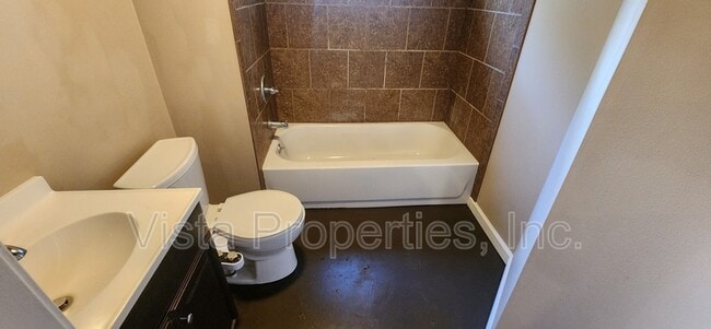 Building Photo - 3412 Winnland Dr