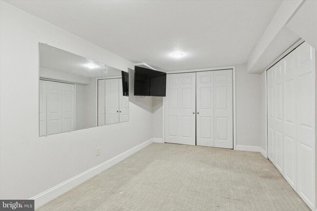 Building Photo - 317 Weymouth Rd