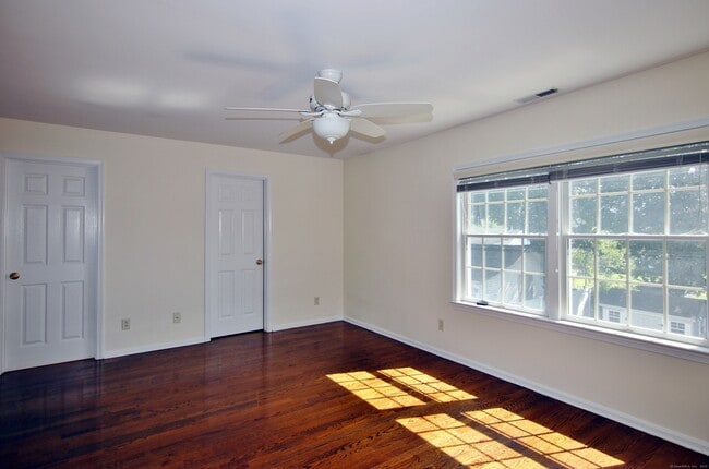 Building Photo - 570 Fairfield Ave