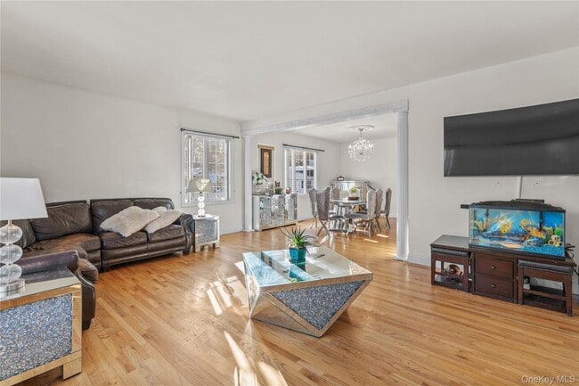 Building Photo - 17 Waring Dr