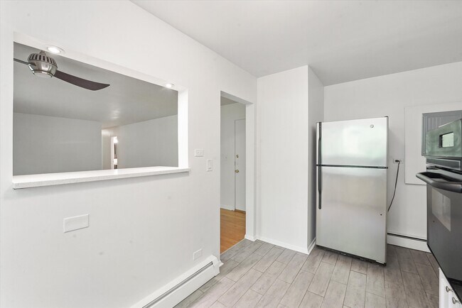 Building Photo - 200 S Blvd-1A