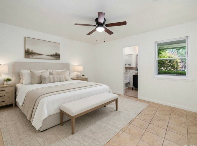 Building Photo - 356 Bobolink Dr