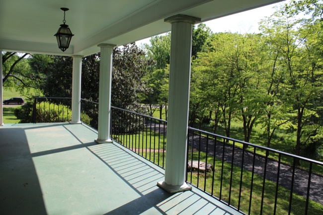Building Photo - 611 E Mountcastle Dr