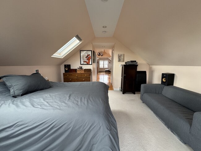 Building Photo - 17 Skahan Rd