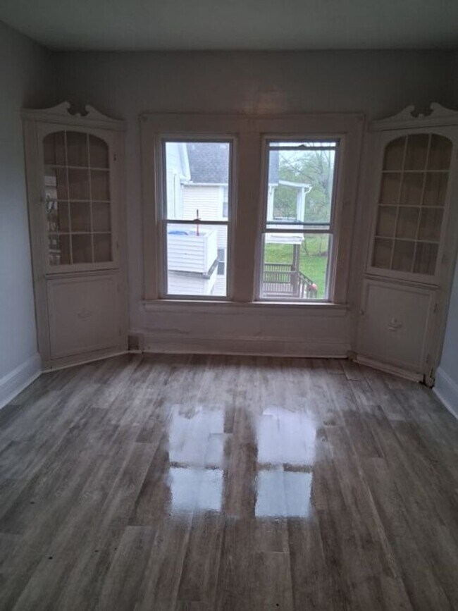 Building Photo - 4008 Ardmore Ave