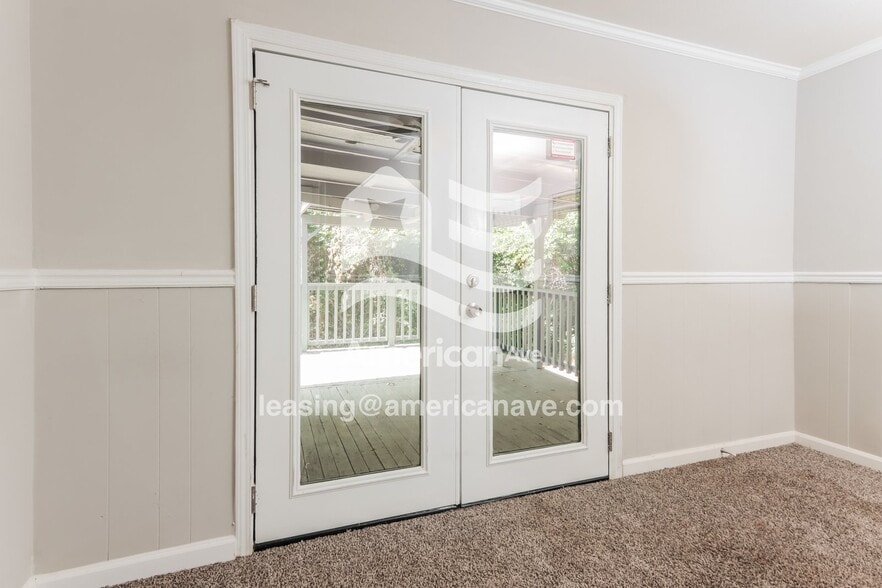 Building Photo - 2203 13th Ave