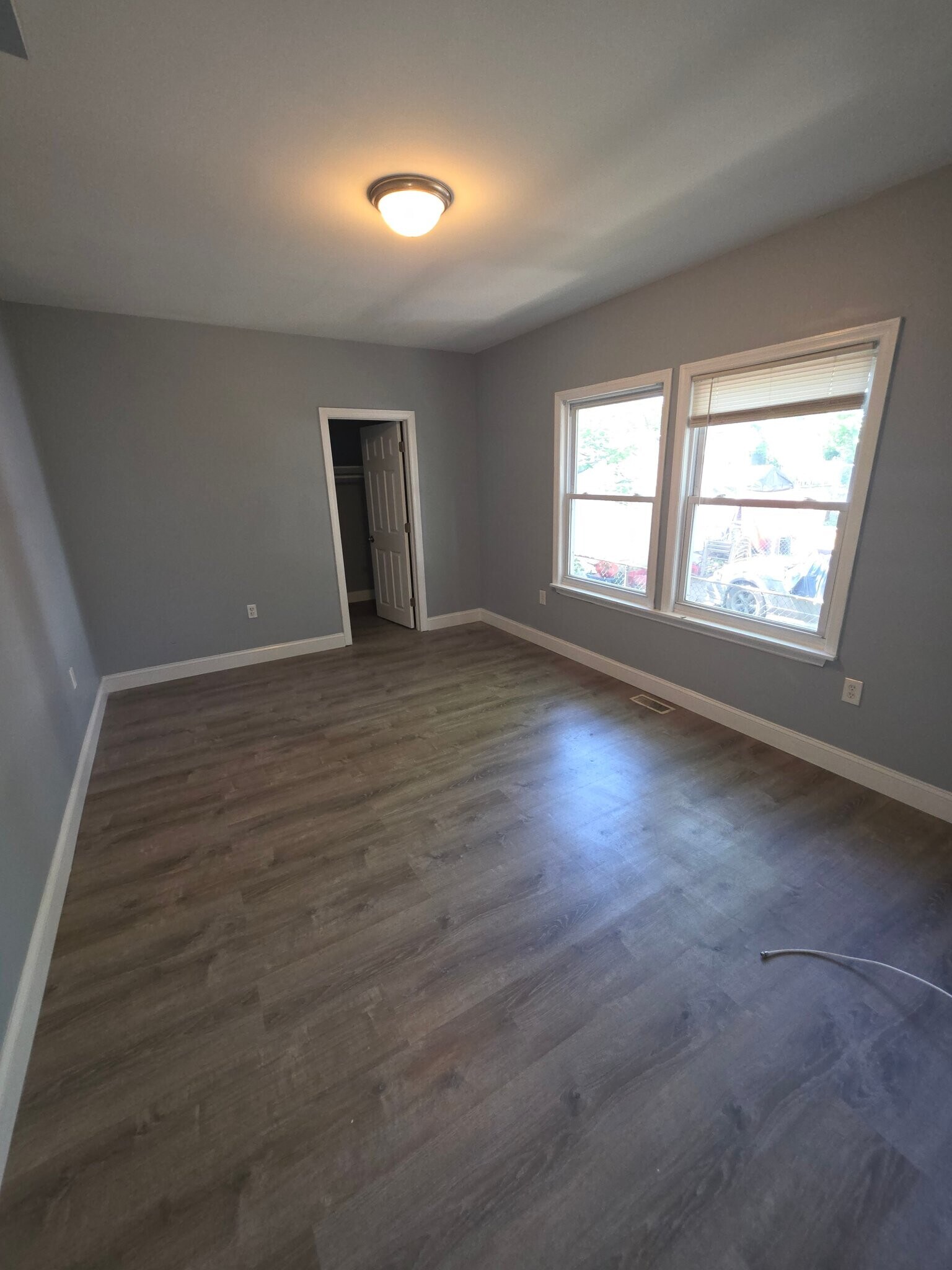 Building Photo - 119 Evergreen Ave