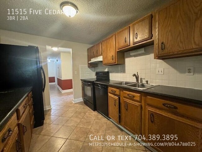 Building Photo - 11515 5 Cedars Rd