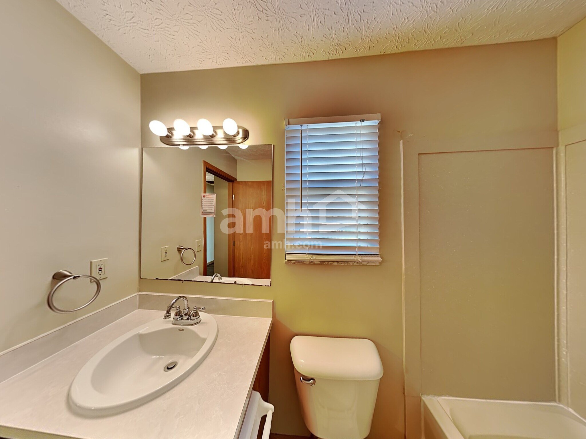 Building Photo - 1725 Convair Dr