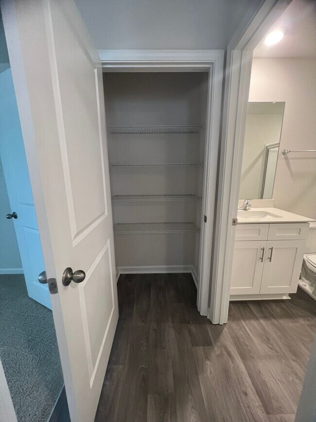 Building Photo - NEW CONTRUCTION!  Available for Immediate Move in!