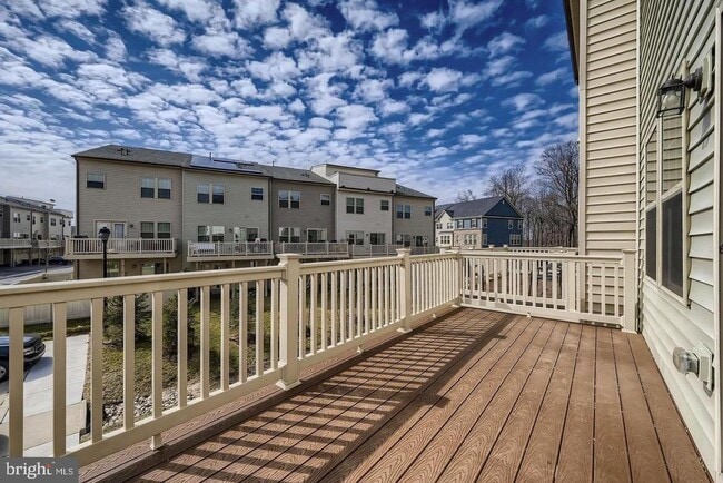 Building Photo - 2911 Stagg Ln