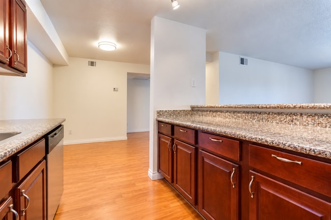 Building Photo - 2606 S Durango Dr
