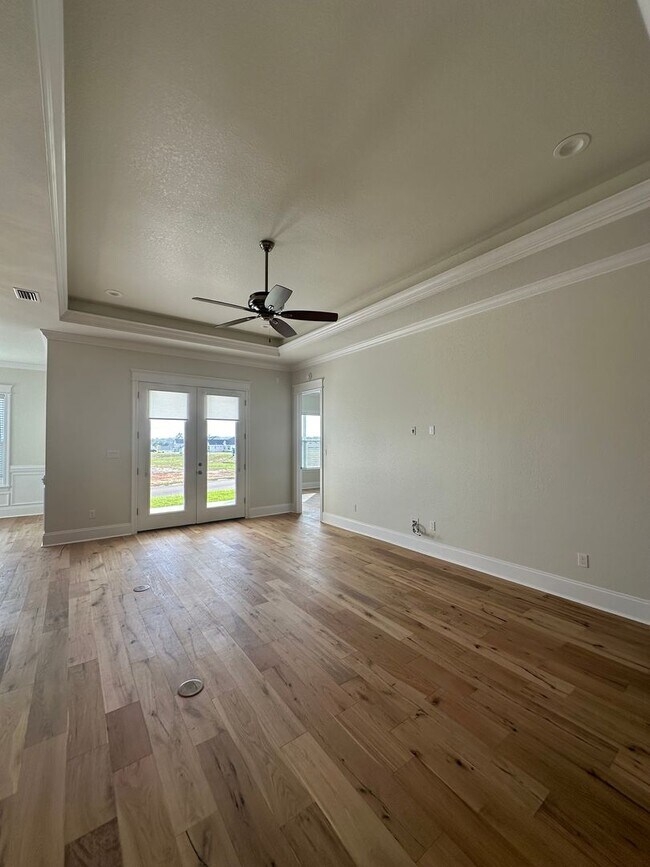 Building Photo - Gorgeous New Contsruction 3 bedroom/2 full...