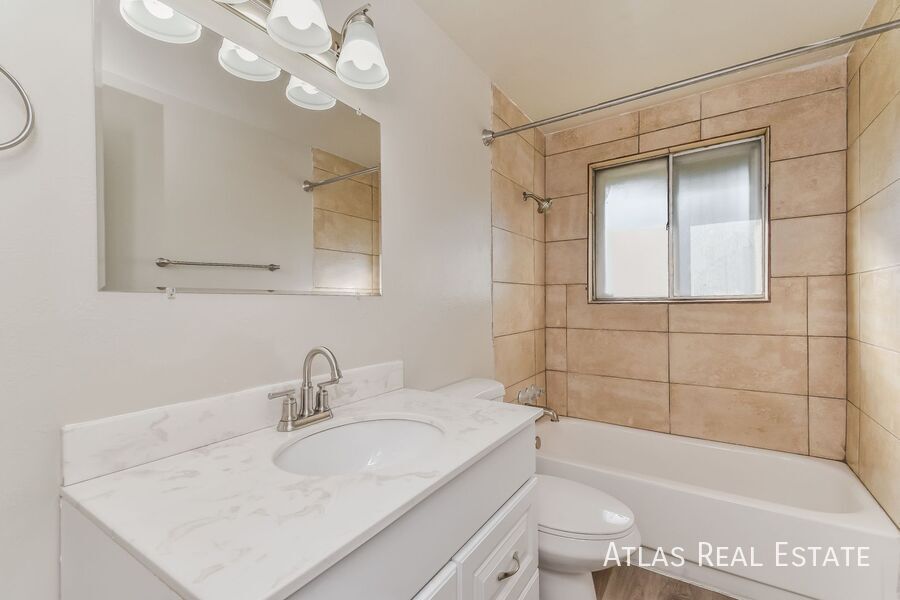Building Photo - 49 S Roosevelt St