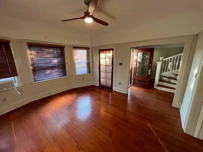 Living Room - 133 E Avenue 42